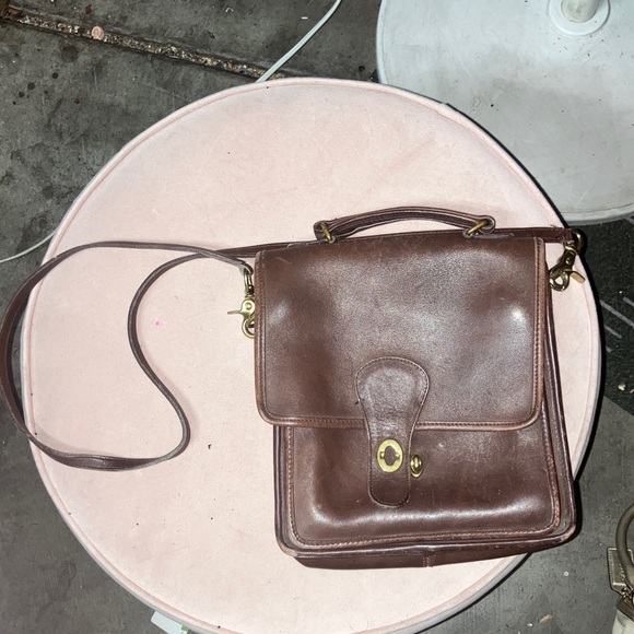 Coach Handbags - Coach vintage Brown Leather Crossbody Bag